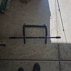 Pull Up Bar