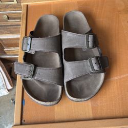 Men’s Sandals size 9