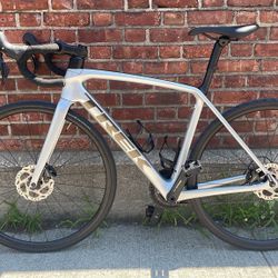  Trek Émonda SL 5 – Carbon Road Bike 54cm