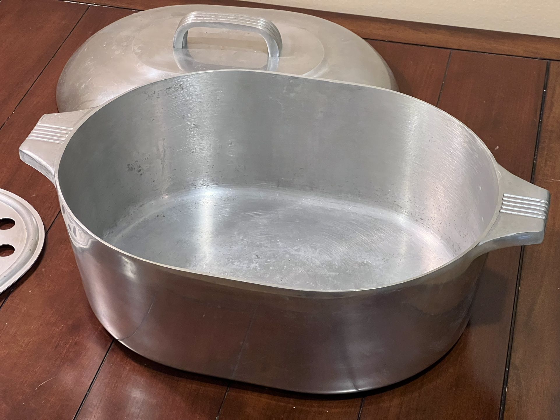 Large 8 Qts Vintage Dutch Oven, Magnalite Dutch Oven Made in the