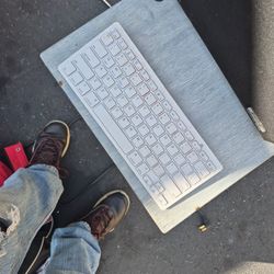 Bluetooth Keyboard Works Great Five Bucks