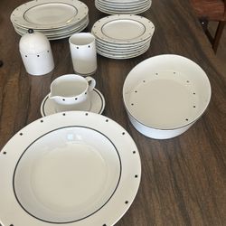 Sasaki Metropolis Black fine china