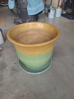 Ceramic Pot with matching base
