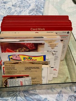 Vintage recipe cards and box