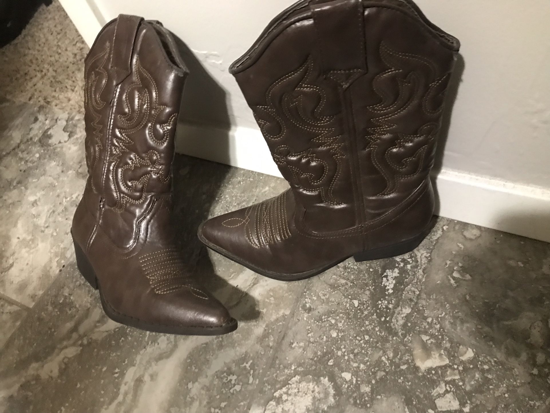 5.5    Boots    Ladies 