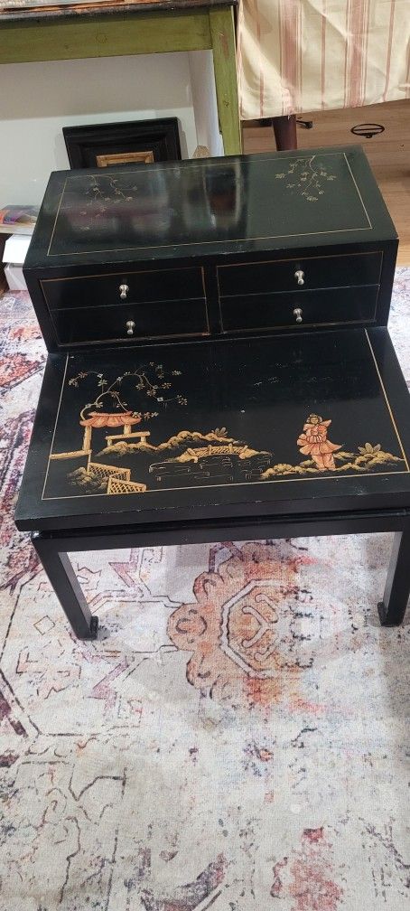 2 Side Tables