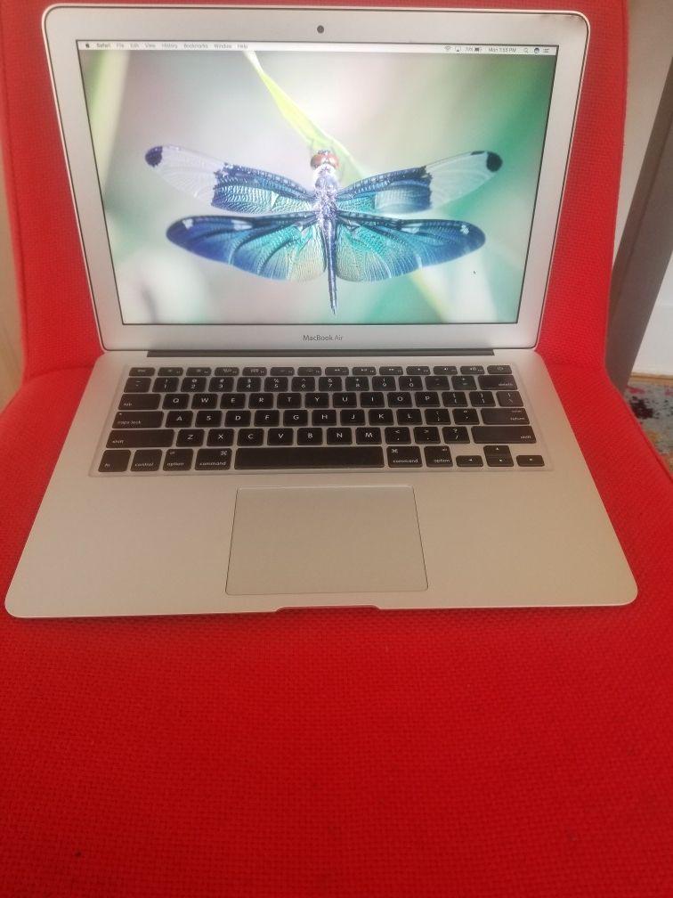 Core i5 Macbook Air MACBOOK AIR 13 inch bigger version 1.7GHz Intel processor 128gb Flash drive storage Sierra 2011 charger & long cord