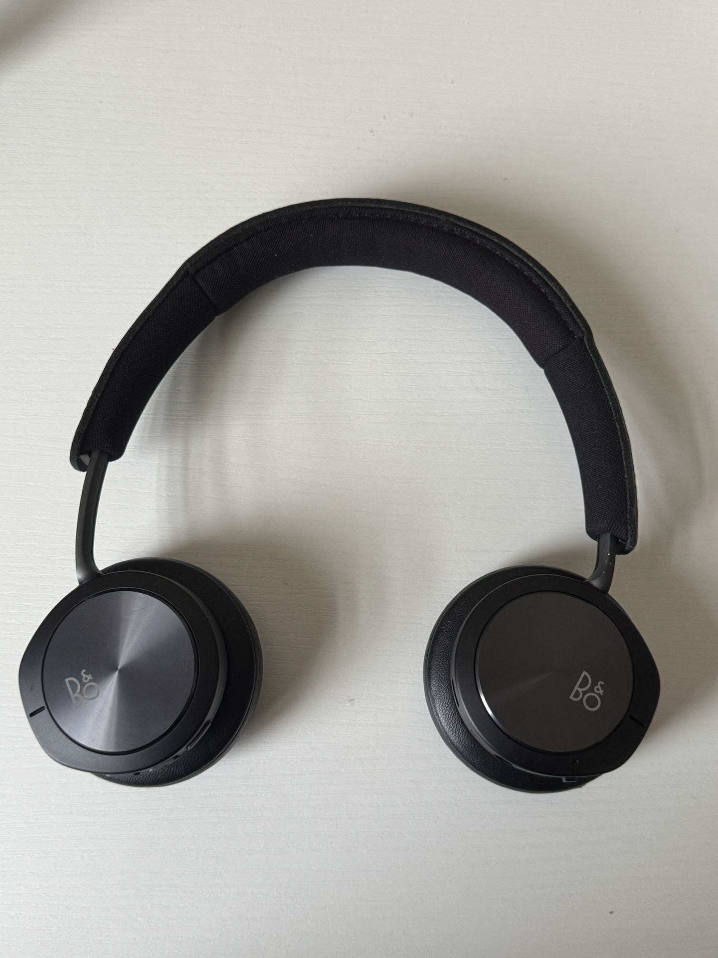 Bang & Olufsen BeoPlay H8i Wireless Headset - Black