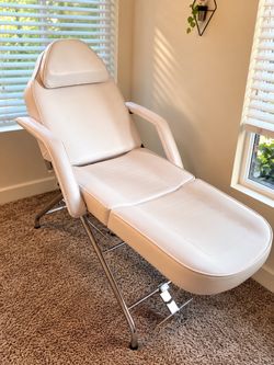 Facial massage, tattoo chair