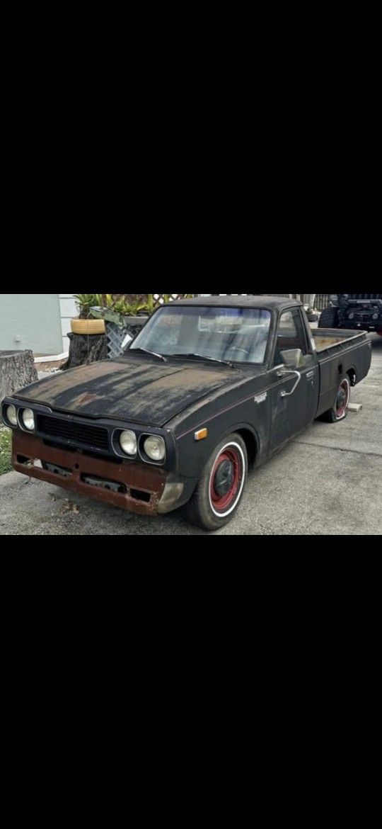 72 Toyota Hilux 