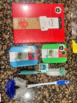 Gripper Cutting Boards & Brush