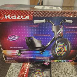 New In Box Razor RipRider 360 Lightshow - Drift Trike +