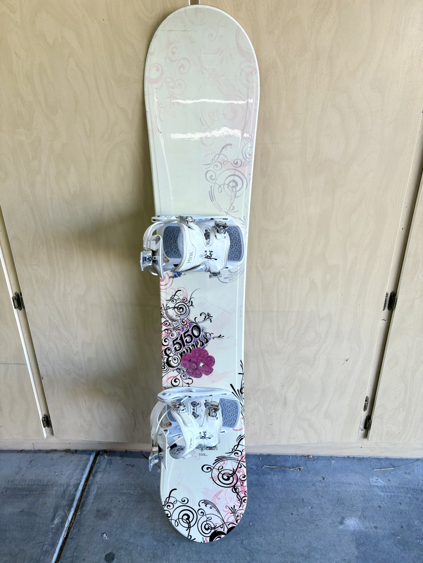 burton 5150 empress snowboard Custom X Camber 2025 – Shoreline Tahoe Underneath that eagerness for speed sits a Dragonfly 600G Core reinforced with Multizone EGD Burton Hideaway Snowboard - Women's