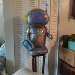 Robot De Vinil Con  Control Remoto (27"X 17")