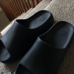 Adidas Yeezy Slide