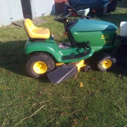 LT155 John Deere Lawn Tractor 