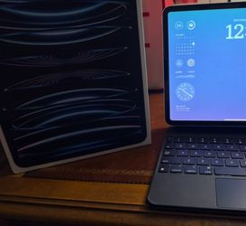11 Inch M2 iPad Pro Cellular And WiFi. 128gb. AppleCare And Magic Keyboard