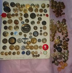Set of about 180 vintage buttons: metal, plastic, Army, Navy, Kingdom, unknown, US, UK, Denmark,  Norway, Germany...
