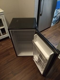 3'5 Ft Mini Fridge 