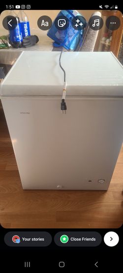 Freezer Almost New Paid 200$