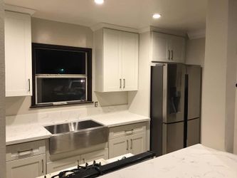 Kitchen Solid Wood Cabinet Quartz Counter Tops Warehouse