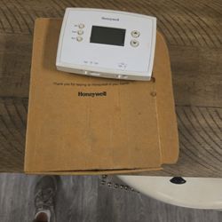 Honeywell Thermostat 