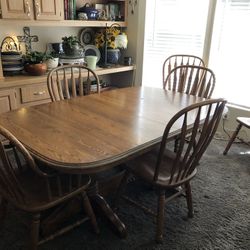 Dinniningroon Table