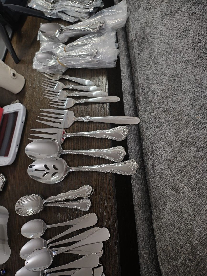 87 Piece Lot 18/10 Stainless Flatware Utensils Set