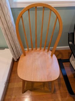 Solid wood Windsor spindle back dining chair