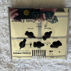 The item shown is a Vox CT05CO Snake Charmer Compressor guitar pedal.