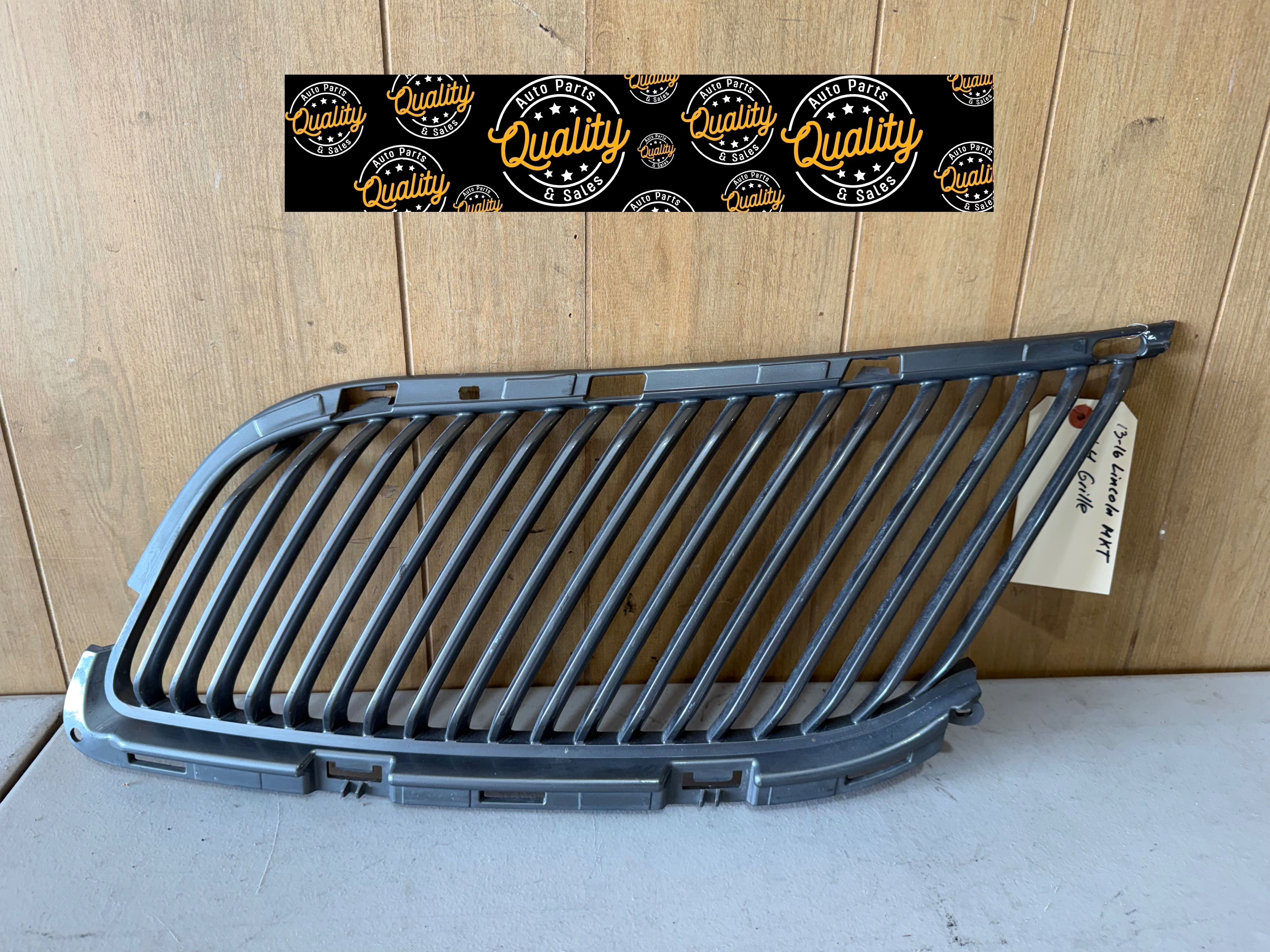 2013 2014 2015 2016 Lincoln MKT Passenger Side Right Side Grille