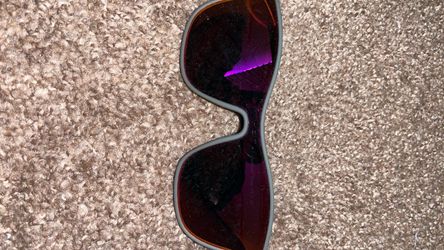 Sunglasses with Purple Mirrored Lenses