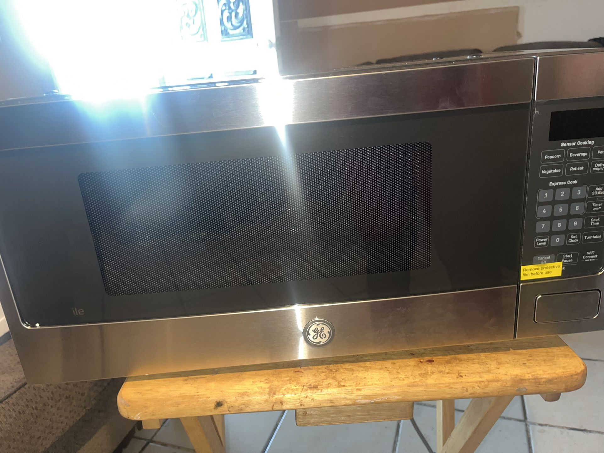 GE Spacemaker Microwave 