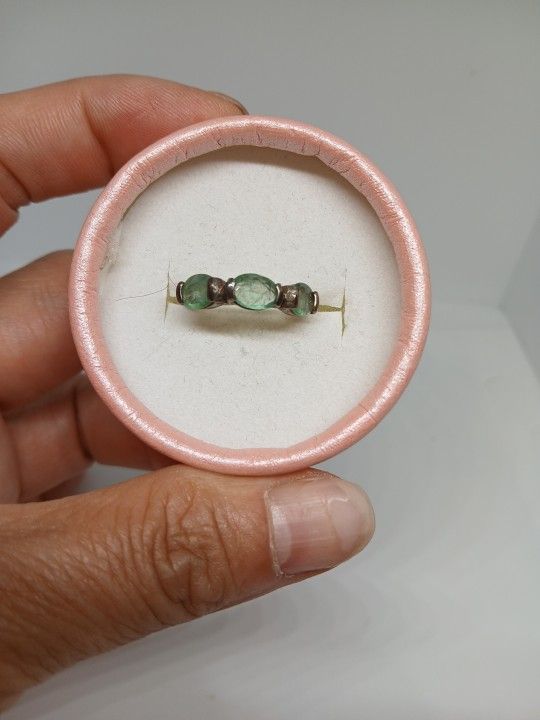 Size 6 S925  Emrald Top 20mm Stone 7x5mm