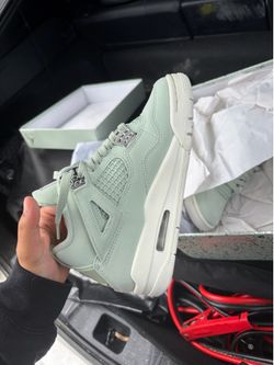 wmns abundance jordan 4s