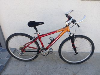 Men's 26" Aluminum Schwinn moab mountain bike