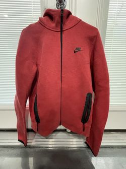 Men Nike Tech