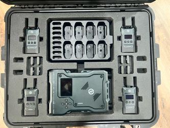 Hollyland Solidcom M1 Full-Duplex Wireless Intercom Solution (8 Beltpacks)