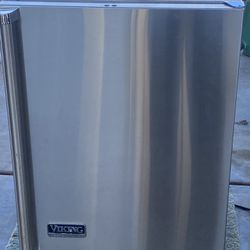 Viking Professional Refrigerator 