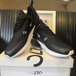 Nike Airmax270 Flyknit Black Color Size 10.