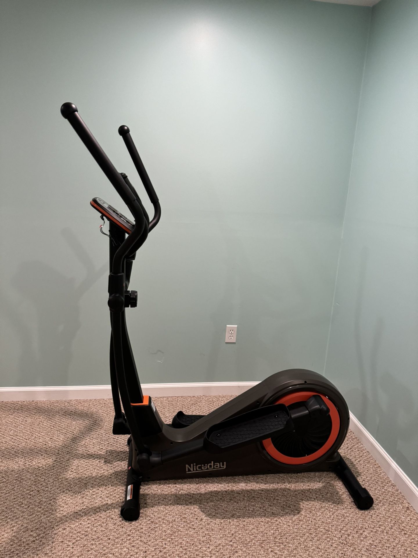 Nice day elliptical (brand New)