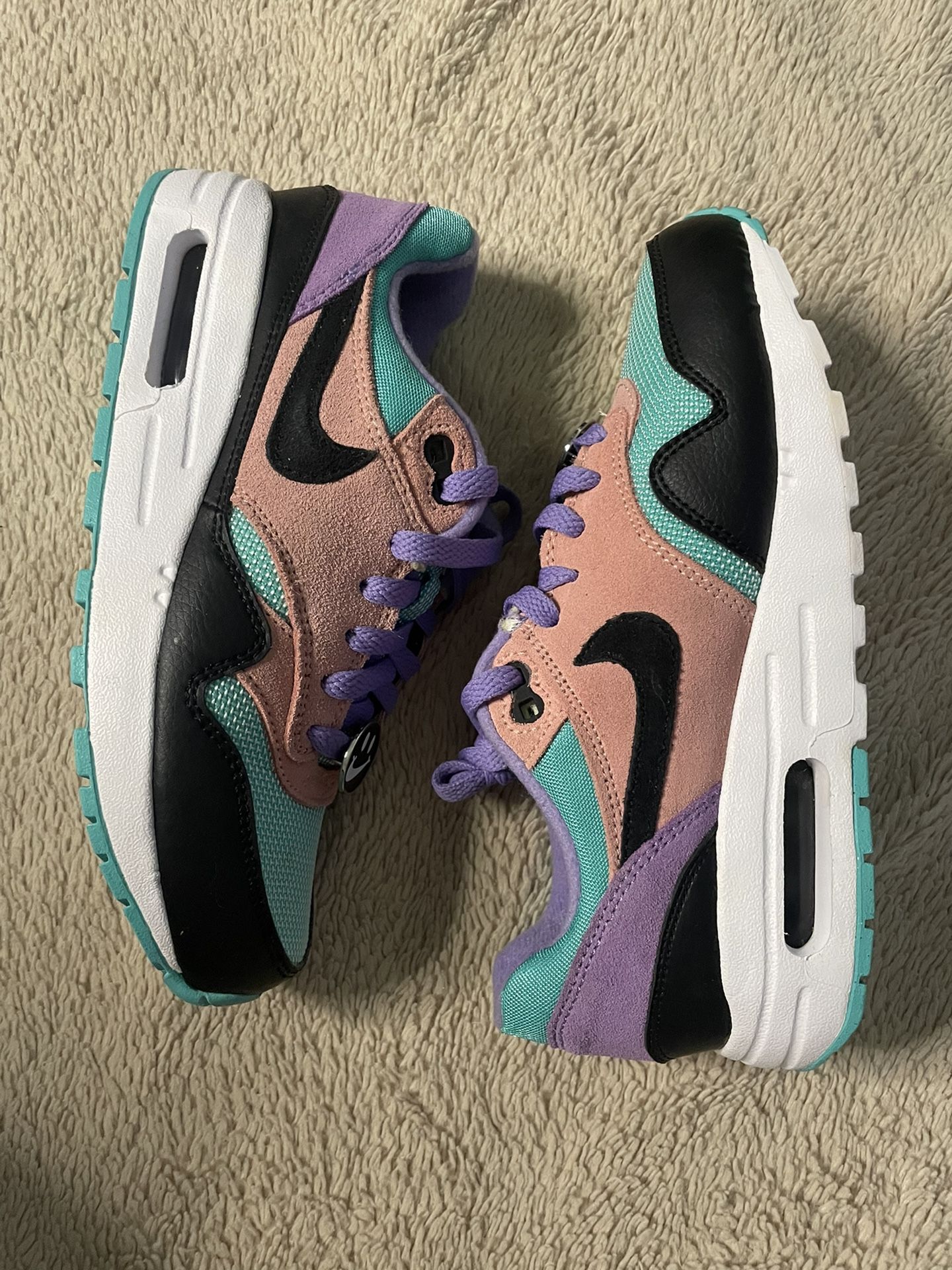 Nike Air Max 1 Sz4Youth