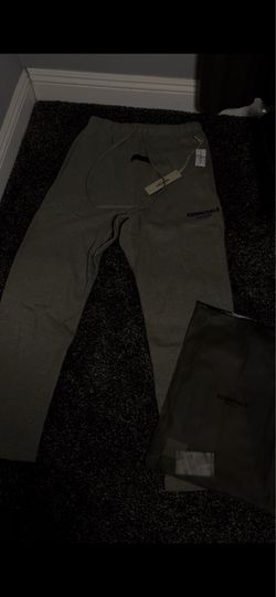 Dark Oat Essentials Sweats Size Large