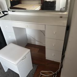 WAYFAIR MAKEUP VANITY WHITE 