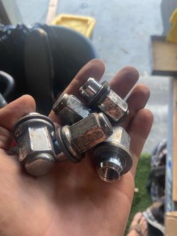 OEM TOYOTA Chrome Wheel Lug Nuts