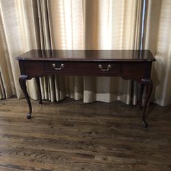 Thomasville Cherry Wood Queen Anne One Drawer Banded Sofa Console Hall Table