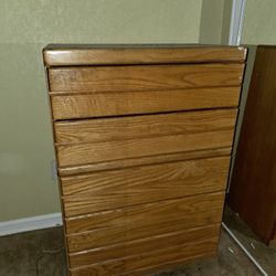 Dresser 30W 17D 42H