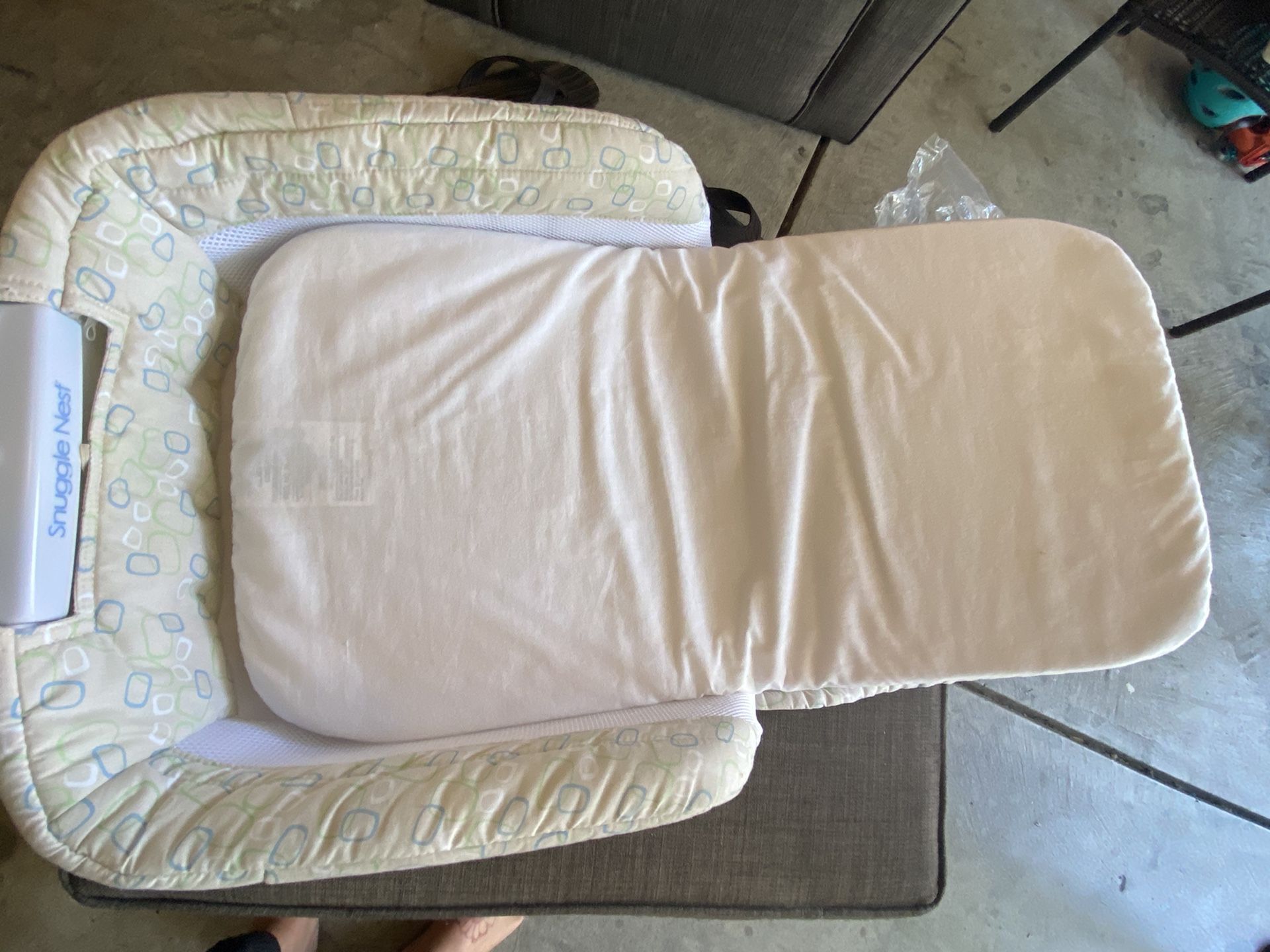 Baby Delight Snuggle Nest