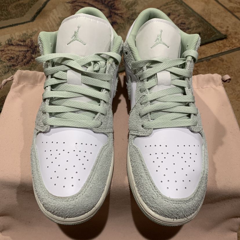 Jordan 1 “Mint Green” Premium Leather sneakers (Size: 10 Mens) display picture 1
