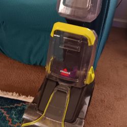 Bissell Carpet Cleaner 